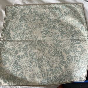 Great condition Pottery Barn pillow cover, 20 in x 20 in square, aqua and white